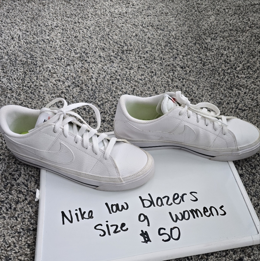 Nike Women's Low Blazers White Sneakers